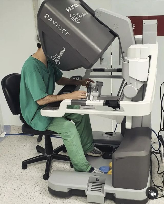 Ampliar imagem: Consultório de Urologia