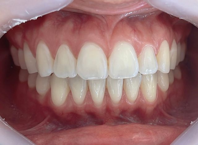 Acercar imagen: Dra Larura Castro