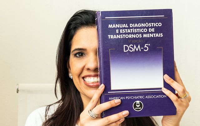 Ampliar imagem: Dra. Aline Rangel