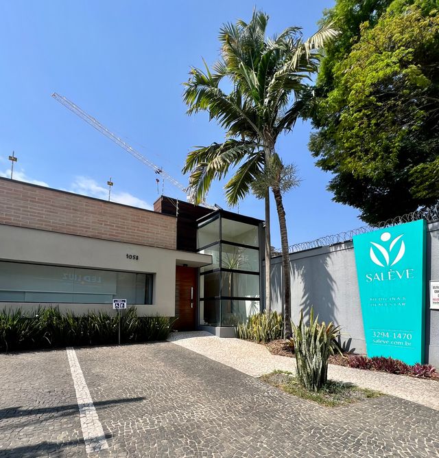 Ampliar imagem: Dra Marina Colella Hematologia