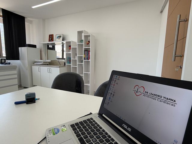 Ampliar imagem: Titanium Offices Tijuca