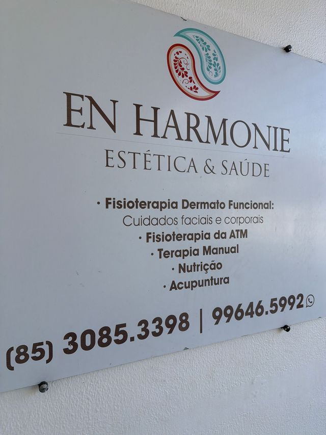 Ampliar imagem: Clínica En Harmonie - Dr. Anchieta Bessa