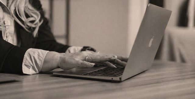 Ampliar imagem: Teleconsulta  - Atendimento Online - Em qualquer lugar do mundo em Português