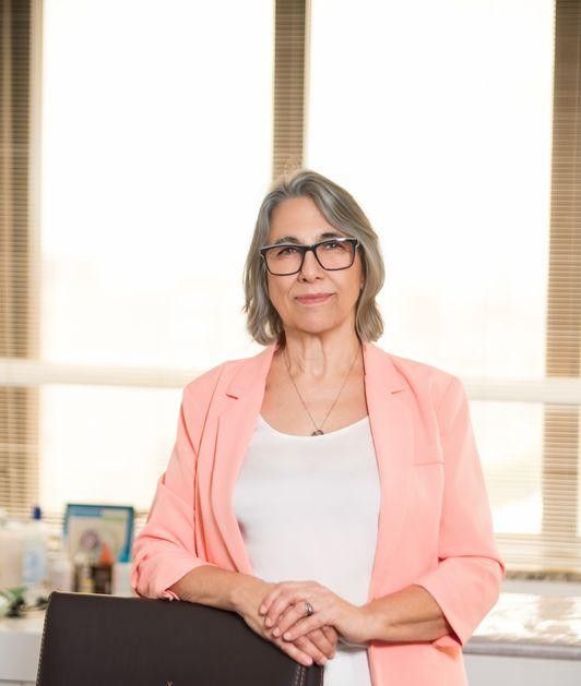 Ampliar imagem: Dra. Laís Bertoche