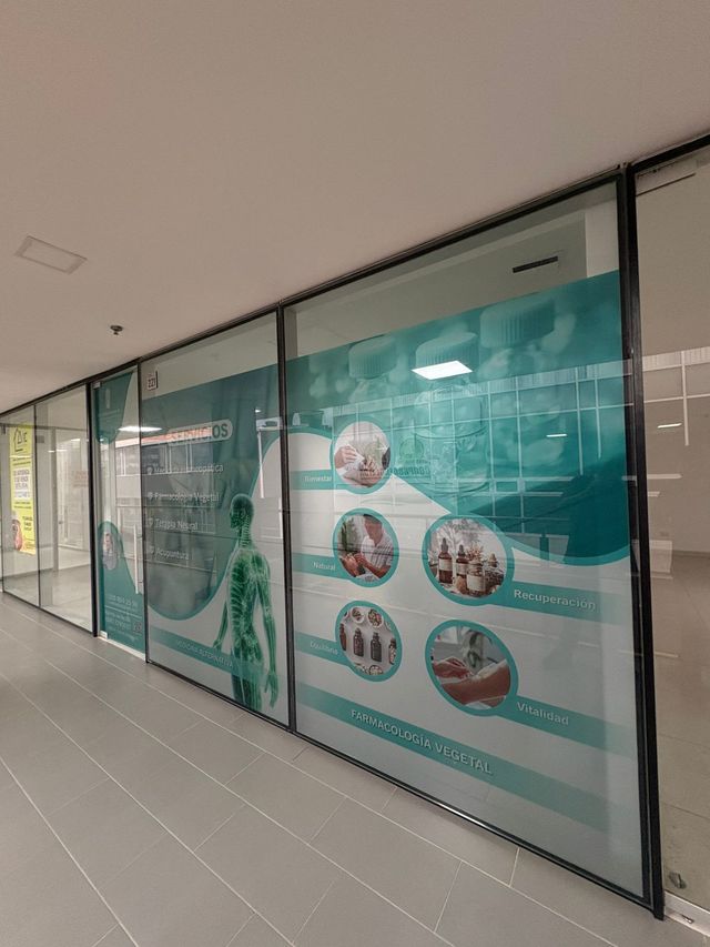 Acercar imagen: Medicina Alternativa 