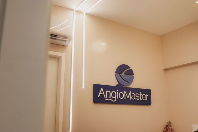 Ampliar imagem: Angiomaster