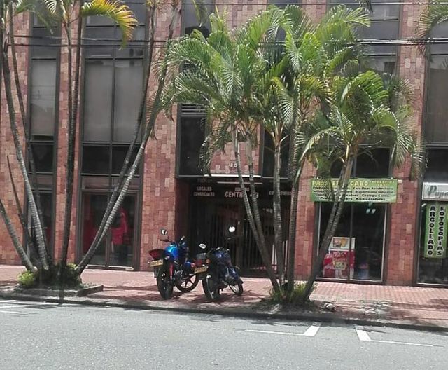 Acercar imagen: Edificio centro 43. Consultorio 214 - Laureles