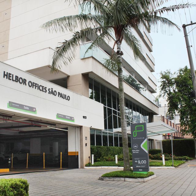 Ampliar imagem: Dr Andrey Amorim Dermatologista