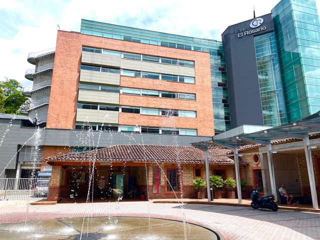 Acercar imagen: clinica el rosario sede tesoro