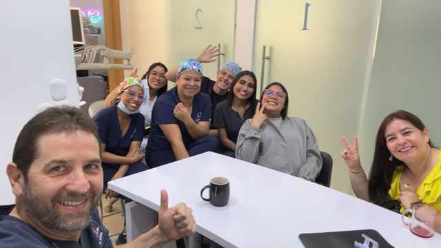 Acercar imagen: CENTRO DE  ESPECIALIDADES ODONTOLOGICAS DR JORGE LEYVA