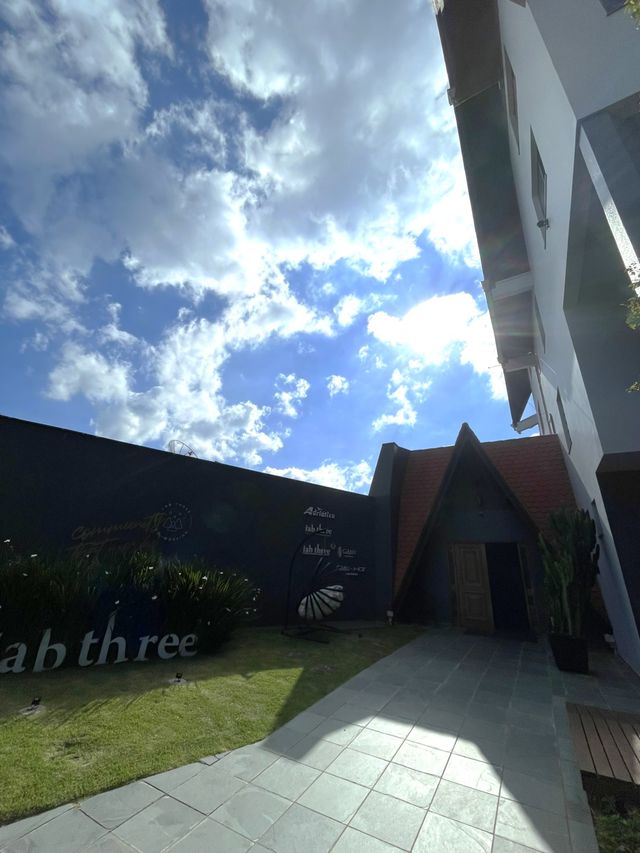 Ampliar imagem: Lab Three Consultórios