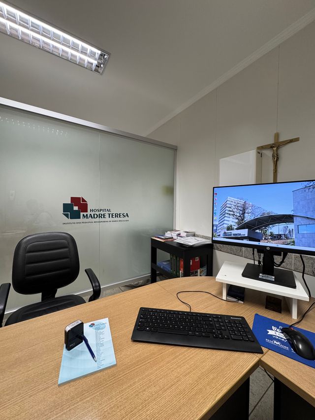 Ampliar imagem: Hospital Madre Teresa