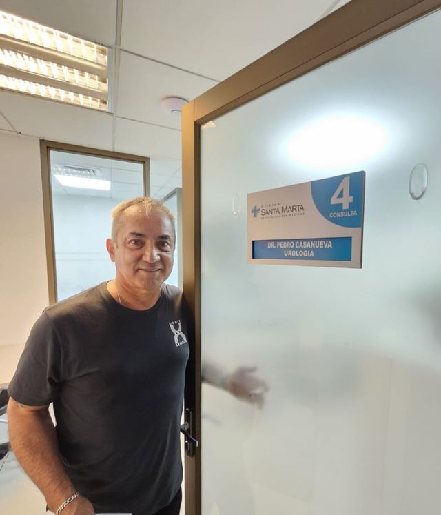 Acercar imagen: CLINICA SANTA MARTA 