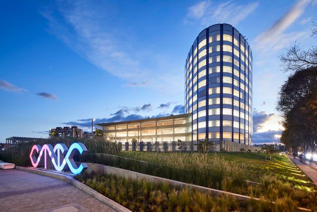 Acercar imagen: Centro de Tratamiento e Investigación sobre Cáncer CTIC Edificio de Innvestigación Consultorio 425