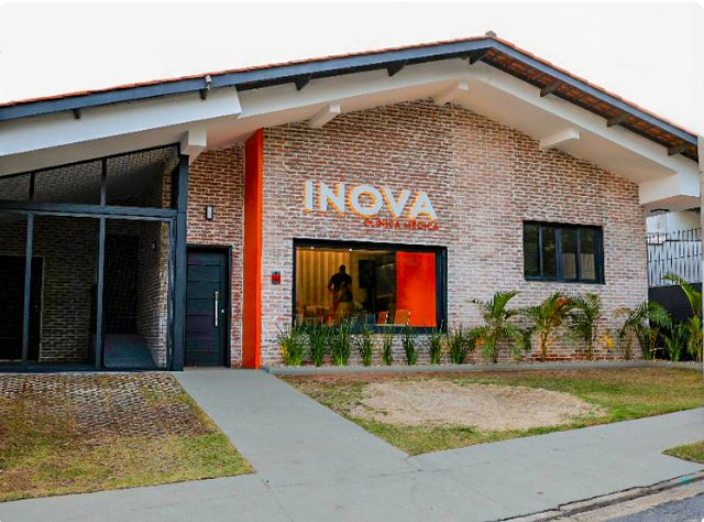 Ampliar imagem: Clinica Inova