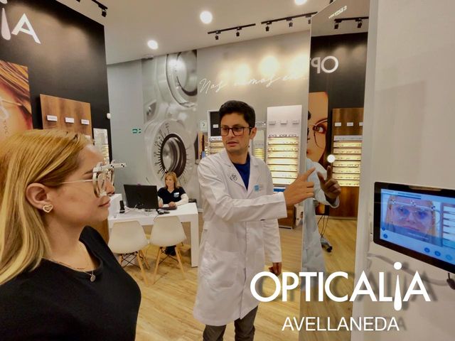 Acercar imagen: Opticalia Avellaneda Funza