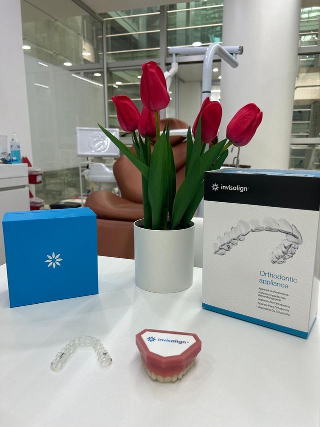 Acercar imagen: dra. Katerine Bermeo ortodoncia y odontología especializada. Torre 2 piso 3 consultorio 234