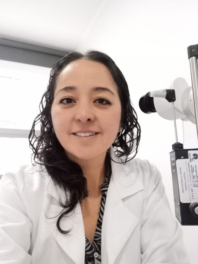 Acercar imagen: Dra. Fabiola Barrera Pelayo, Edificio Altos del Bosque, Consultorio 331