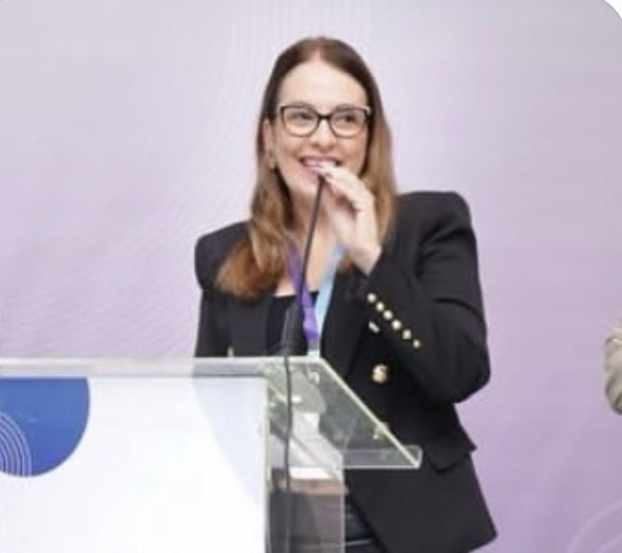 Ana Carolina Guimaraes De Castro-1