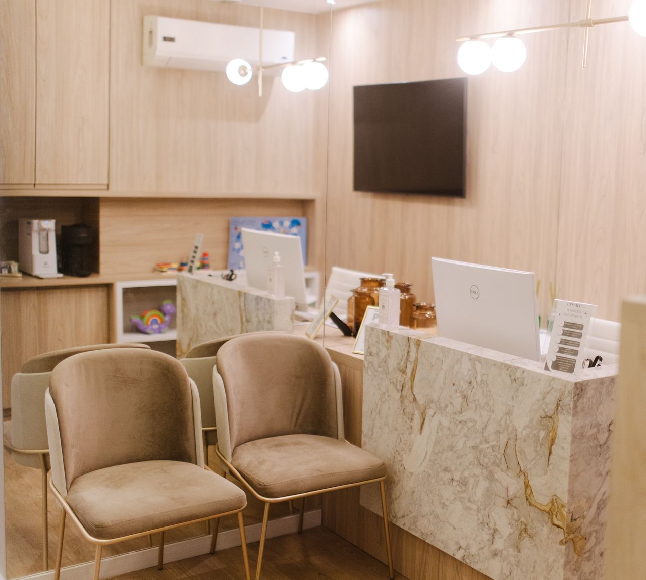 Karla Maria Mendes Do Amaral-1