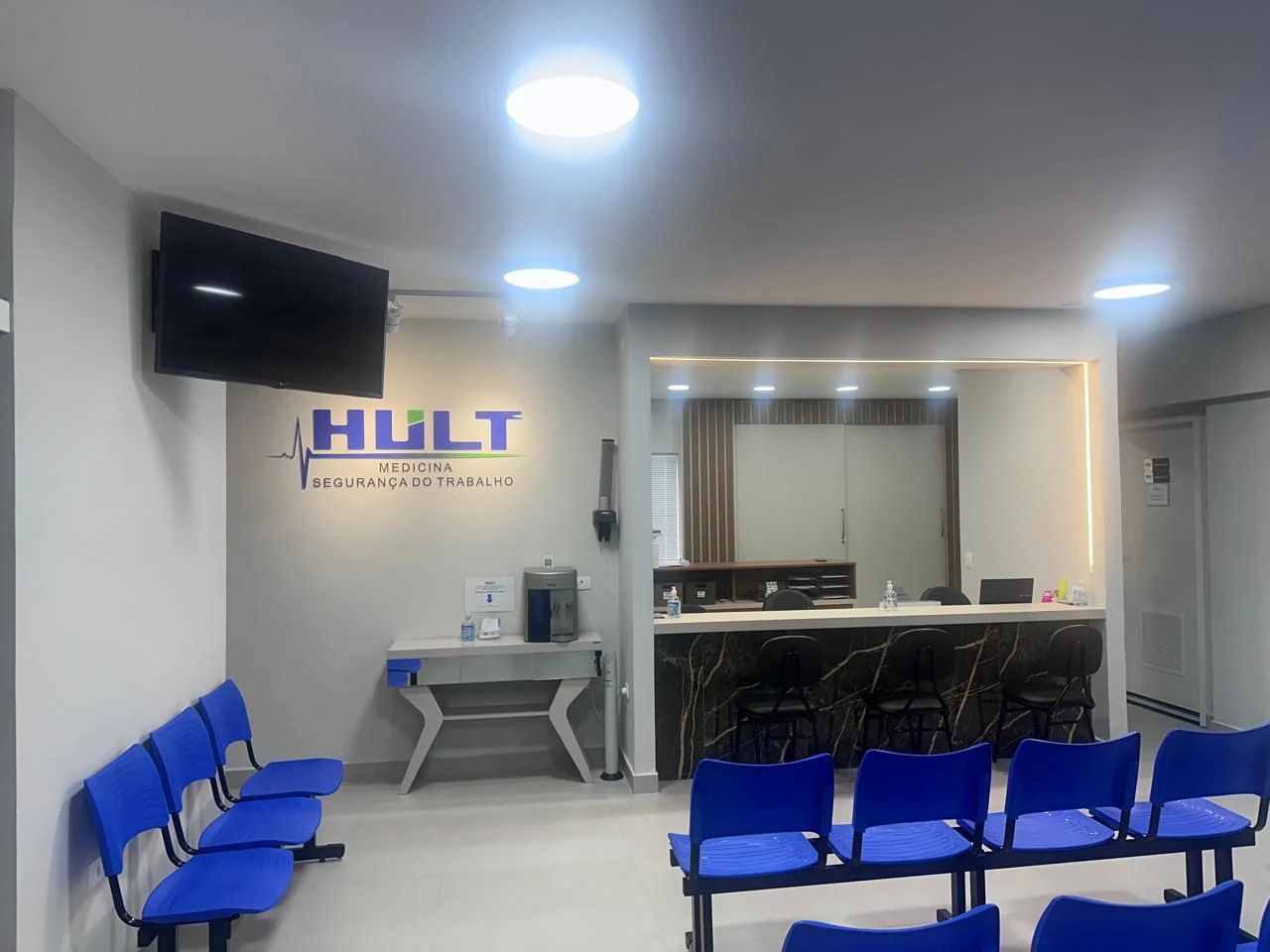 Aier Adriano Costa .-0