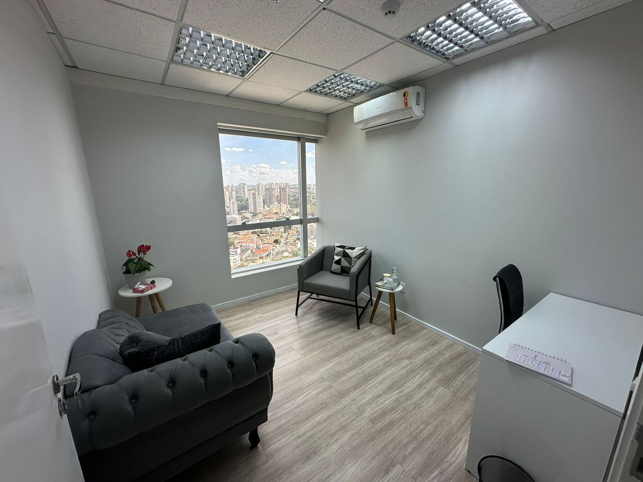 Cássia Soares De Almeida-1