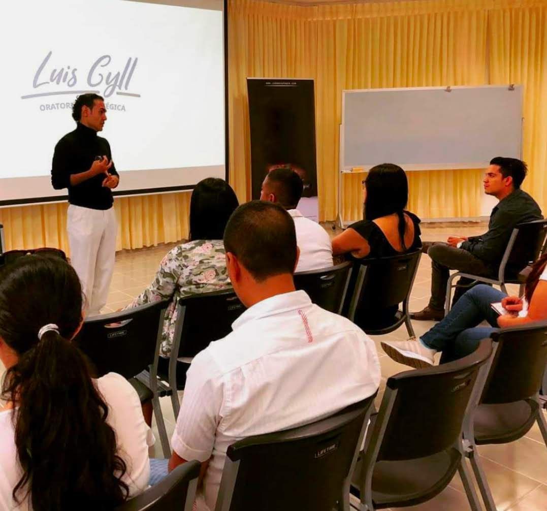Luis Gyll-3