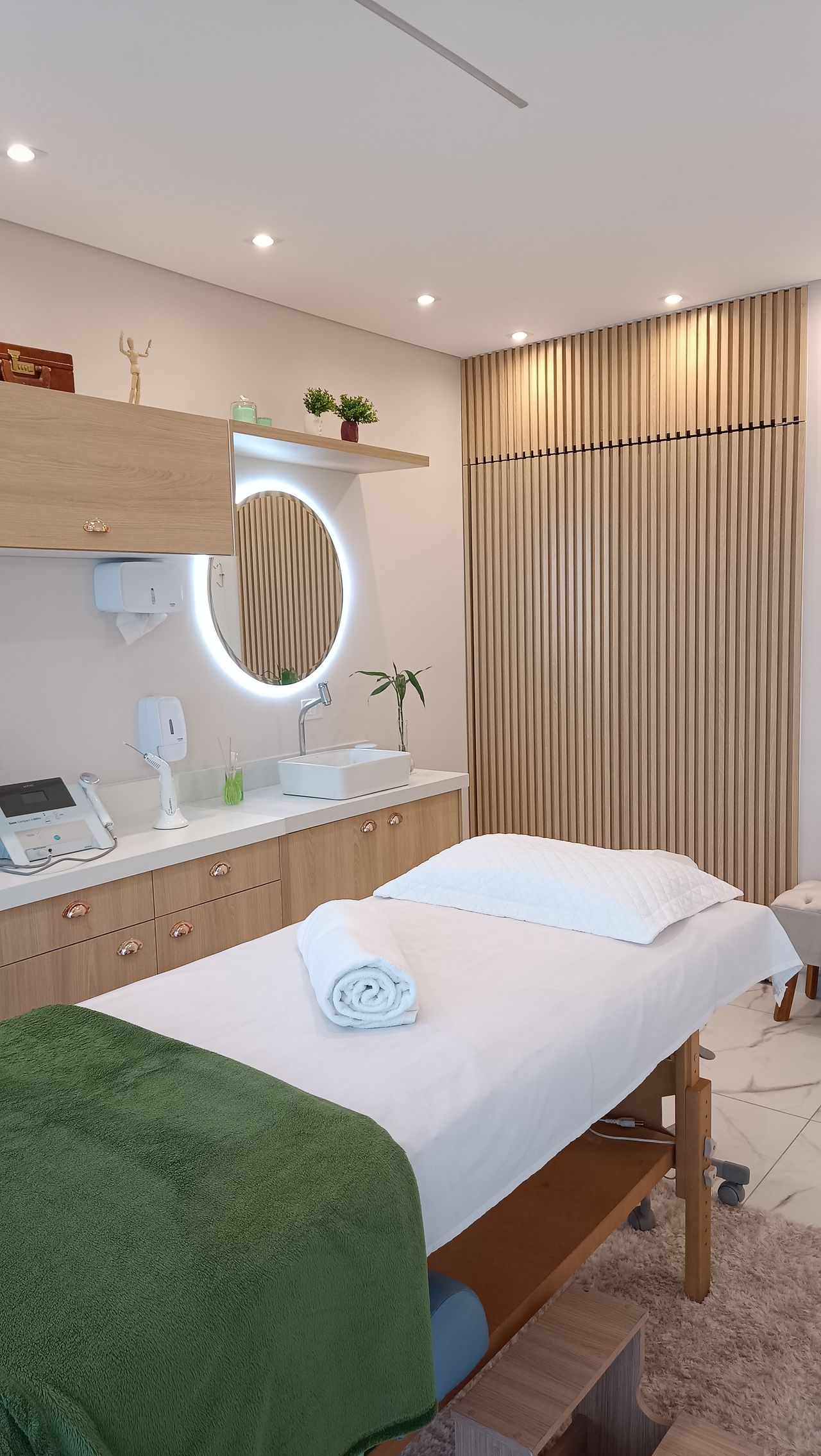 Amanda Altarugio Rivet-1