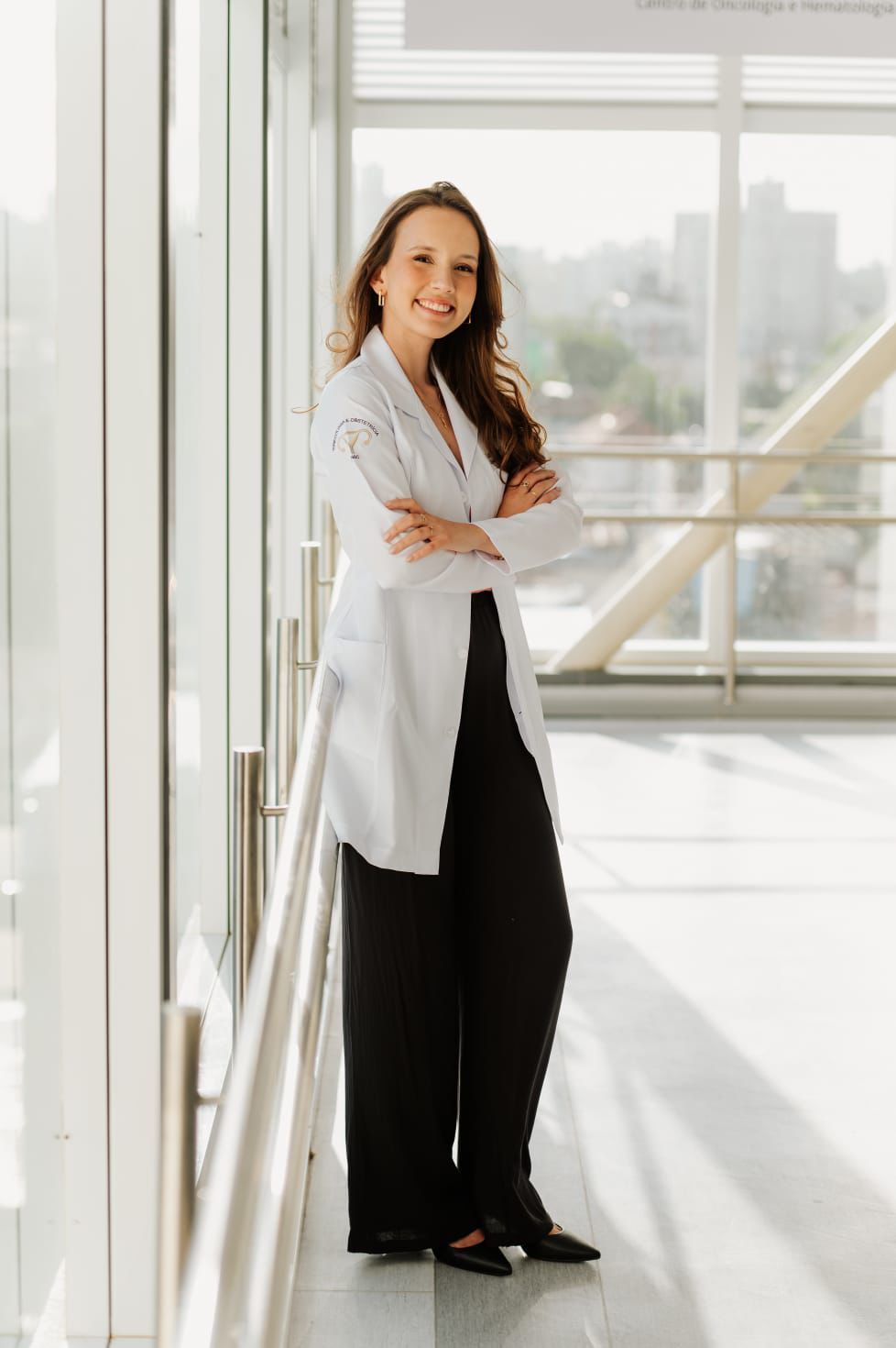 Larissa Bolfoni Schmitt .-0