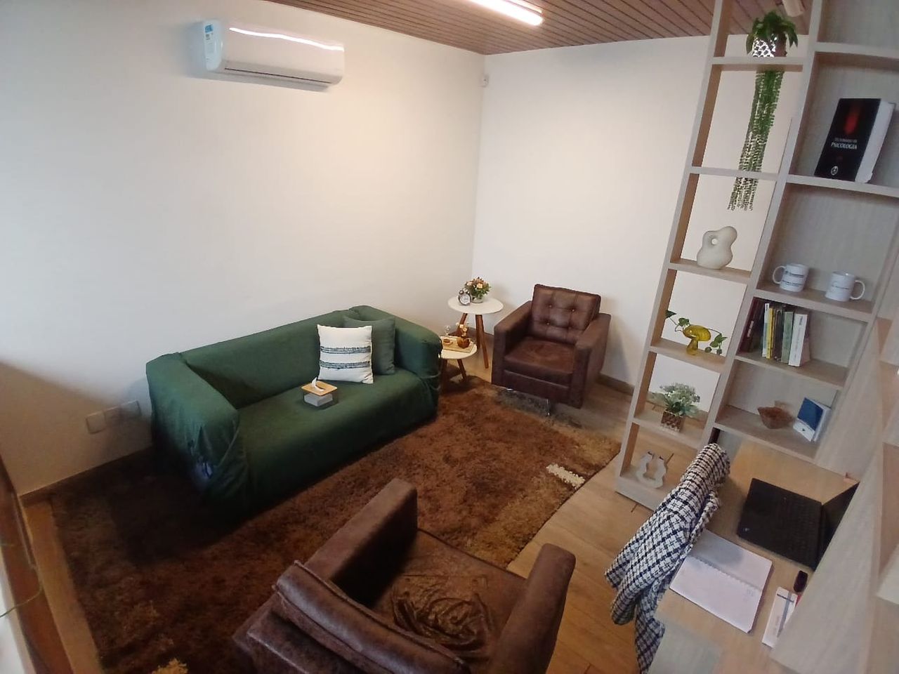 Débora Maria Condé Moreira-1