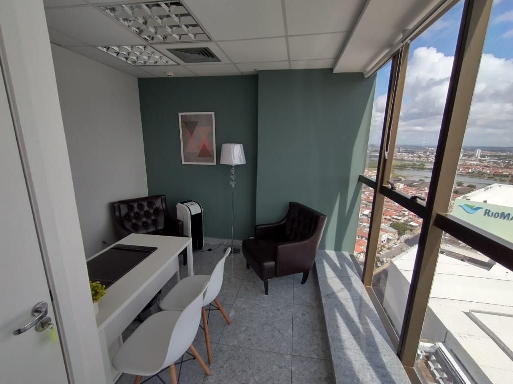 Isla Queiroz Alvares-0