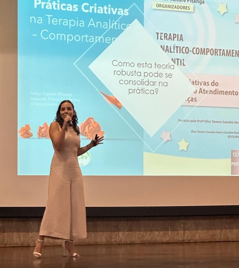 Amanda Viana Dos Santos-2