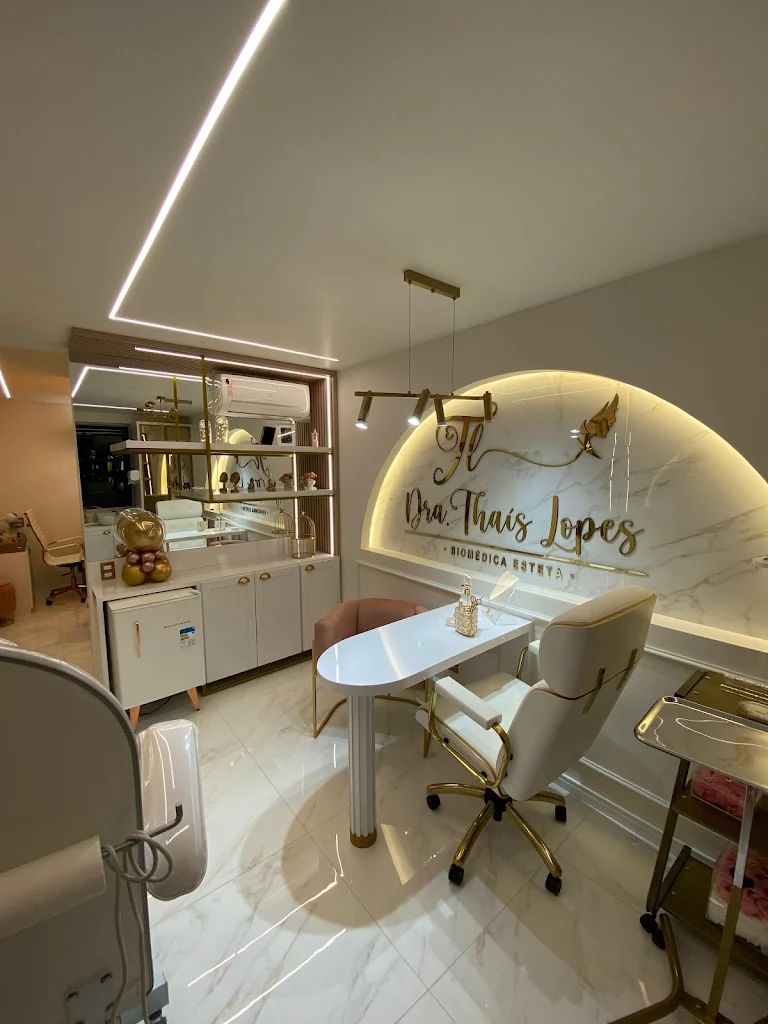 Thais  Cristina Lopes Fernandes De Lima Aguieiras -5