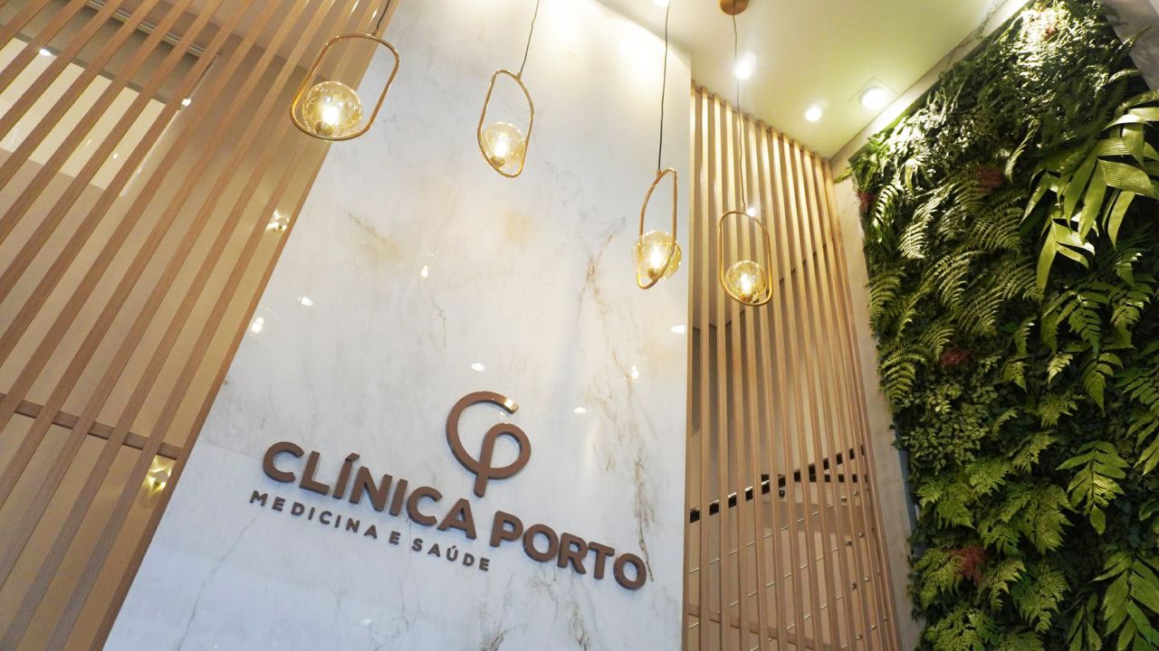 Andrea Lopes Lipolis-1