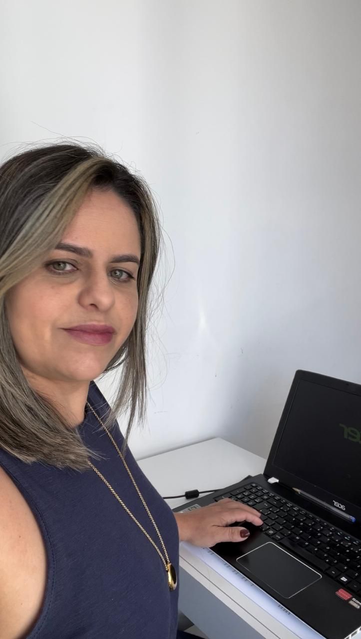 Luciana Mara Teixeira Dos Santos-0