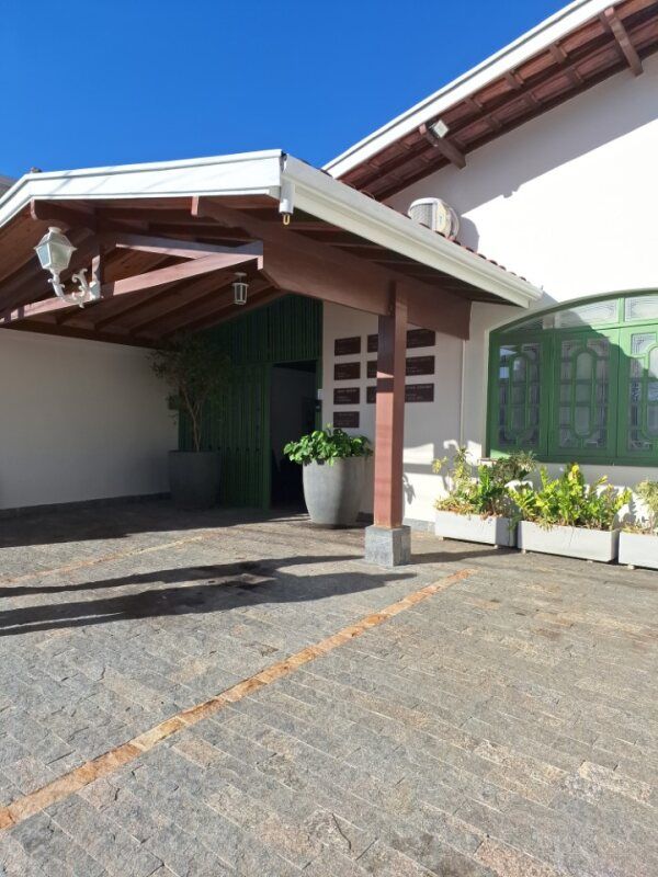 Cinara Boschini Vazoller Leite Carlomagno-2