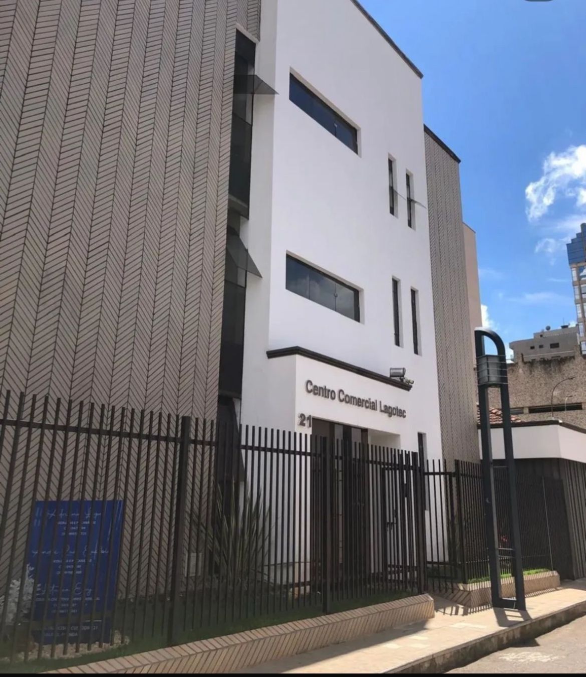 Andrew  Rullyander-1