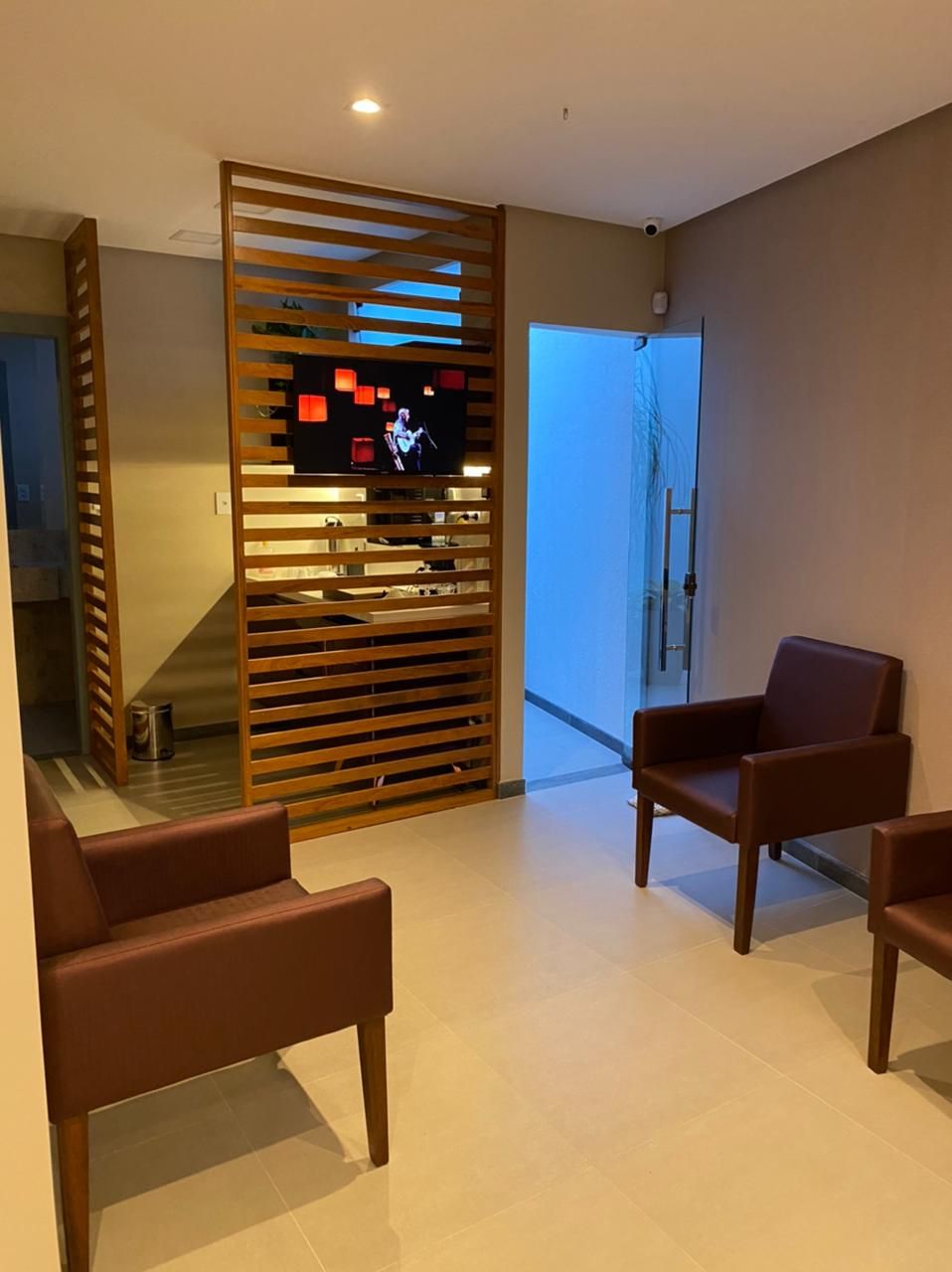 Flavia Correia Bonfim Brito-1