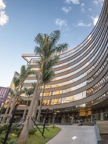 Nadine Márcia De Faria-0