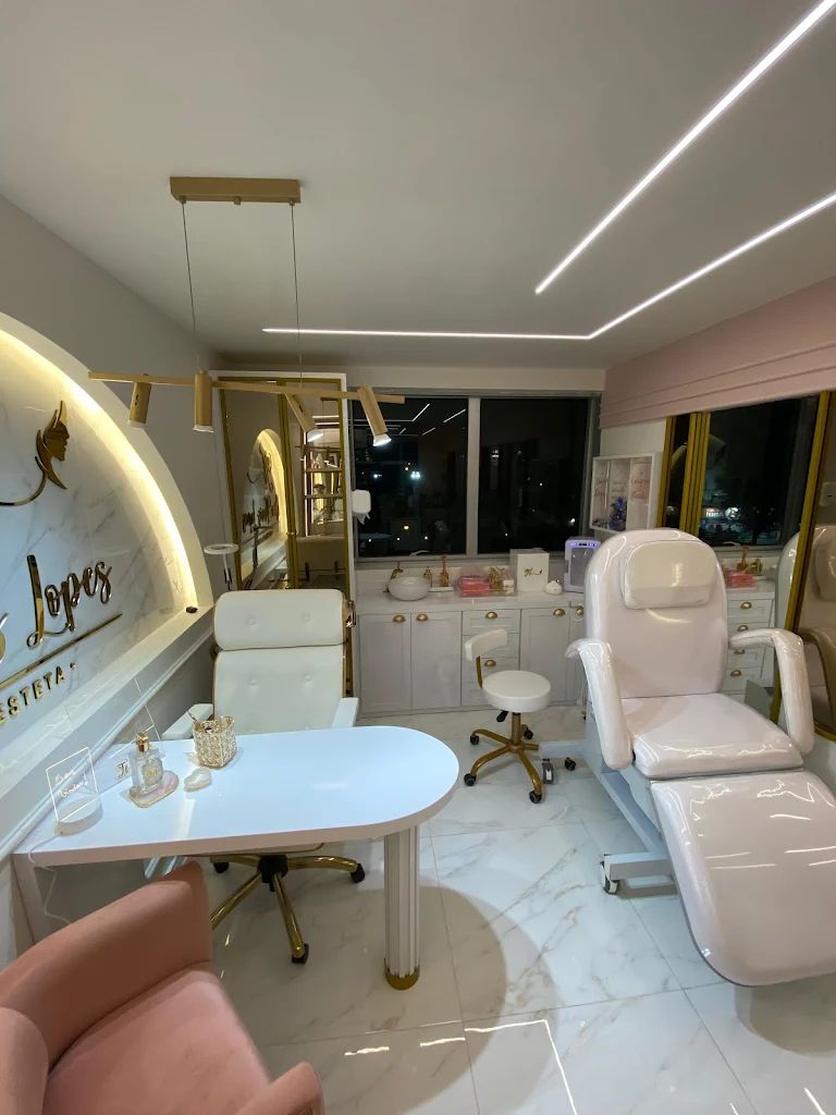 Thais  Cristina Lopes Fernandes De Lima Aguieiras -6