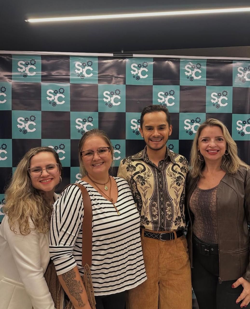 Liz Teixeira Dos Santos-6