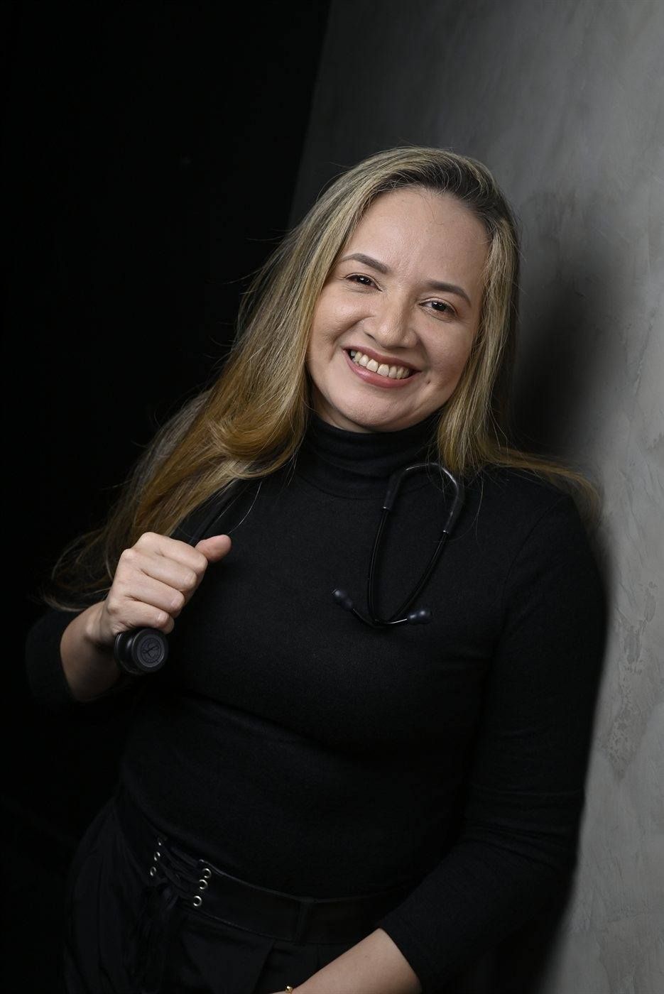 Elaine Menezes-1