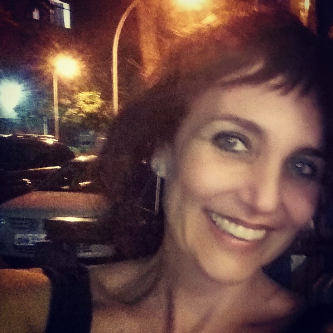 Renata Versiani-0