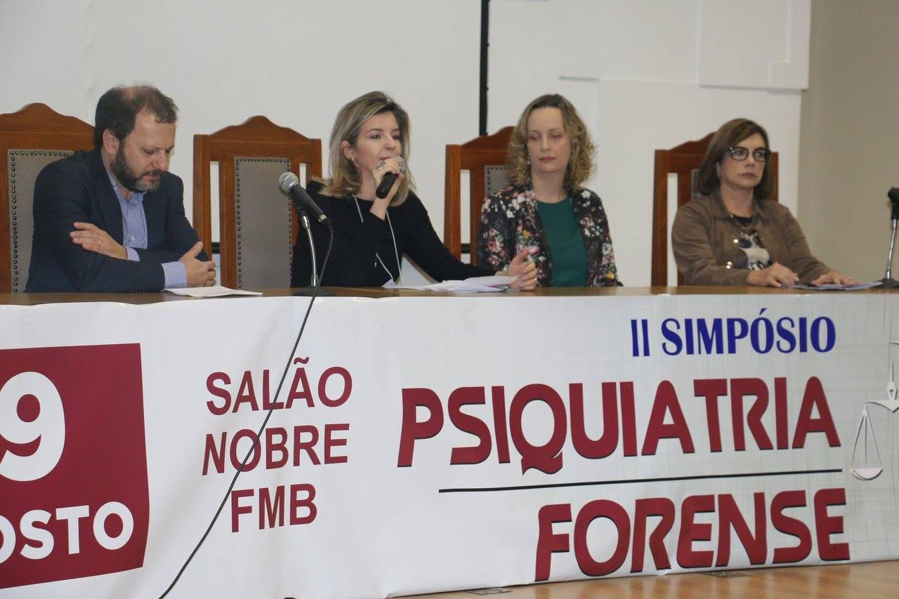 Erica Luciana Bernardes Camargo-11