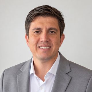 Dr. Thiago Mariano