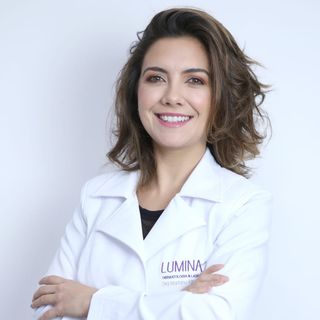 Mariana Ribeiro - Dermatologia clínica e estética com abordagem baseada em ciência, naturalidade e cuidado individualizado.
