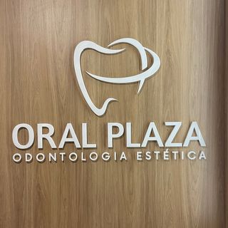 Oral Plaza Odontologia Estética