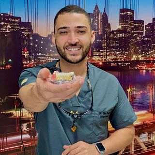 Farizel Odontologia -  Implantes Dentais e EstéticaCoronel Fabriciano - 