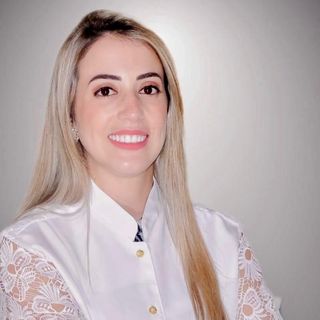 Dra. Monique Souza - Ginecologista