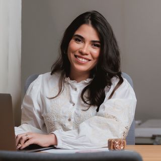 Dra. Fabiana Oliveira